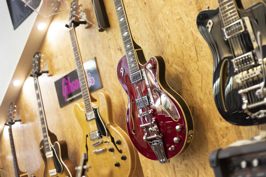 Schalloch Musikhandel GmbH in Hamburg Teaser E-Gitarren 01